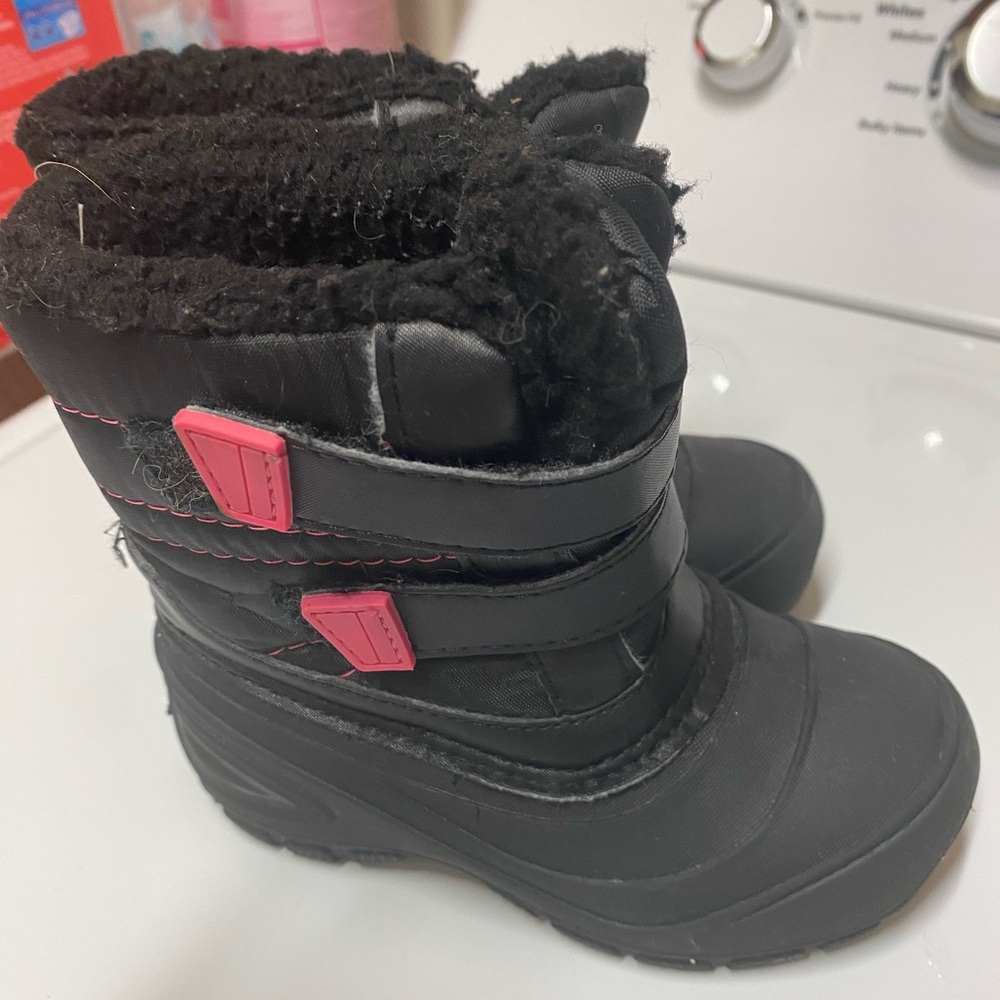 Kids Rain/snow boots size 9